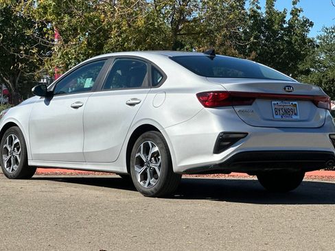Used 2021 Kia Forte LXS FWD image 6