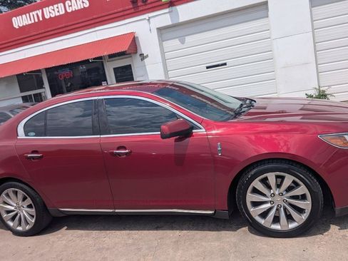 Used 2013 Lincoln MKS FWD image 4
