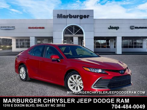 Used 2024 Toyota Camry LE w/ Convenience Package FWD image 1