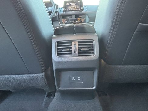 Used 2025 Nissan Rogue SV image 18