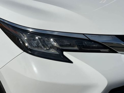 Used 2022 Toyota Sienna LE w/ LE Plus Package image 35