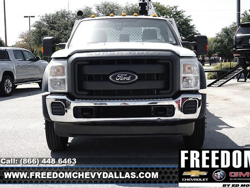 Used 2014 Ford F550 4x4 Regular Cab Super Duty image 2