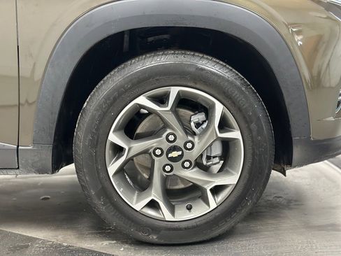 Used 2024 Chevrolet Trax LT w/ Driver Confidence Package image 25