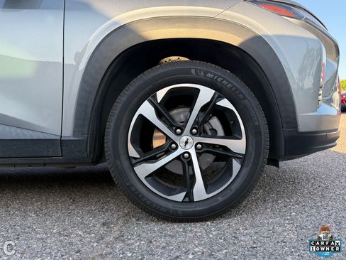 Certified 2024 Chevrolet Trax RS w/ Driver Confidence Package image 6