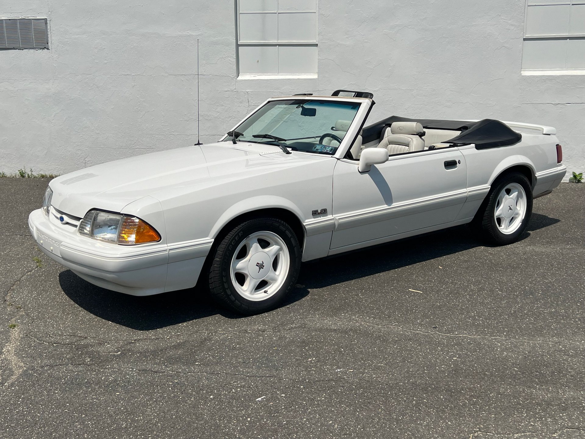 Used 1993 Ford Mustang LX RWD image 1