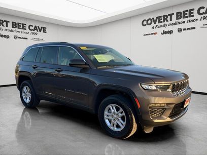 Used 2022 Jeep Grand Cherokee Laredo w/ Luxury Tech Group I