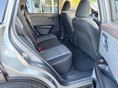 Used 2023 Nissan Rogue SV FWD image 33