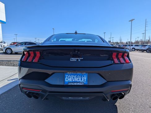 Used 2025 Ford Mustang GT Premium image 28