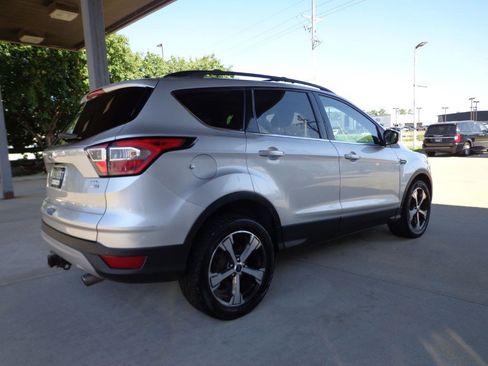 Used 2018 Ford Escape SEL w/ Ford Safe & Smart Package AWD/4WD image 4