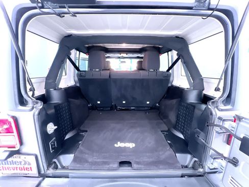 Used 2016 Jeep Wrangler Unlimited Sport w/ Quick Order Package 24S AWD/4WD image 38
