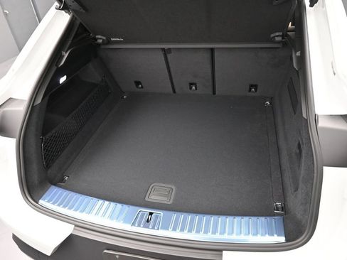 Certified 2025 Porsche Cayenne Coupe AWD/4WD image 34