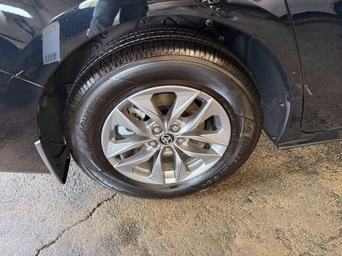 Certified 2026 Toyota Sienna XLE AWD/4WD image 27