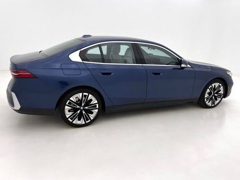 Certified 2026 BMW 530i xDrive w/ Premium Package AWD/4WD image 6
