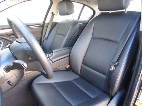 Used 2012 BMW 528i xDrive Sedan AWD/4WD image 12