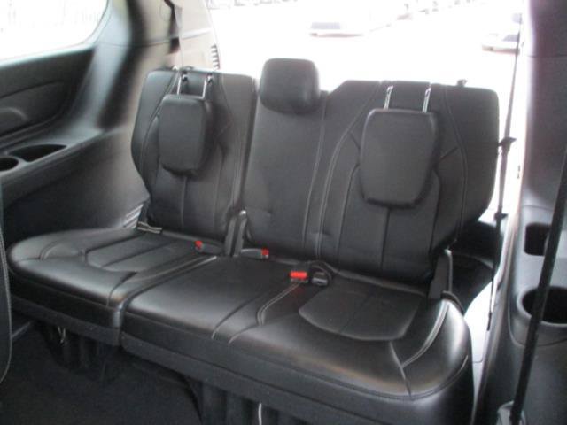 Certified 2025 Chrysler Pacifica Select FWD image 6
