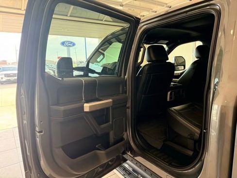 Used 2022 Ford F250 Lariat w/ Chrome Package image 17