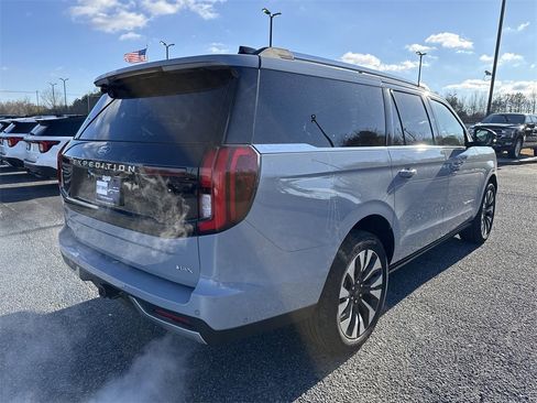 Used 2025 Ford Expedition Max Platinum w/ Driver's Package image 7