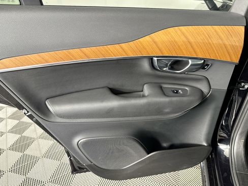 Used 2025 Volvo XC90 B6 Plus image 25