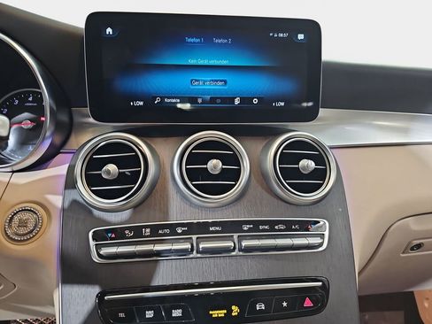 Used 2021 Mercedes-Benz GLC 300 4MATIC image 23