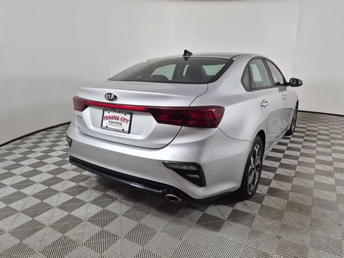 Used 2020 Kia Forte LXS FWD image 3