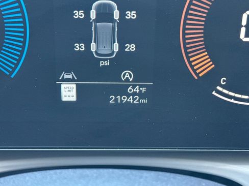 Used 2025 Hyundai Tucson SEL FWD image 21