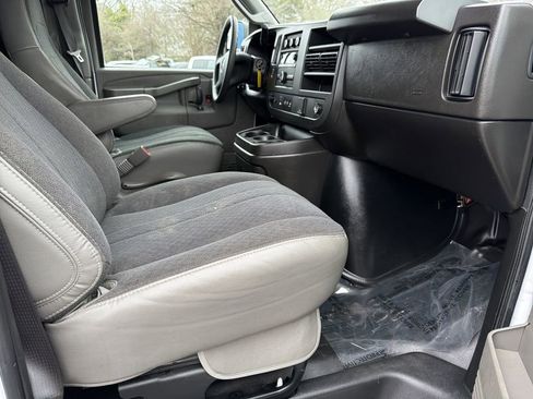 Used 2024 GMC Savana 2500 w/ Driver Convenience Package image 20