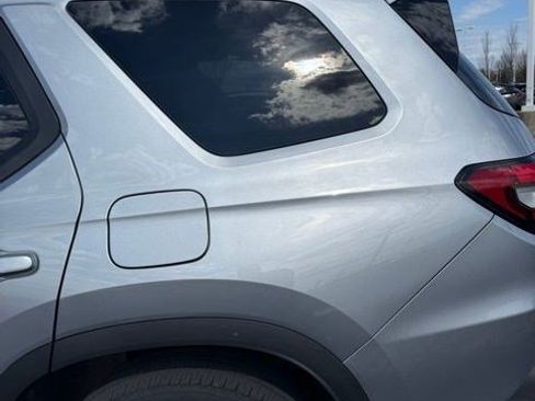 Used 2023 Honda Pilot Touring image 11