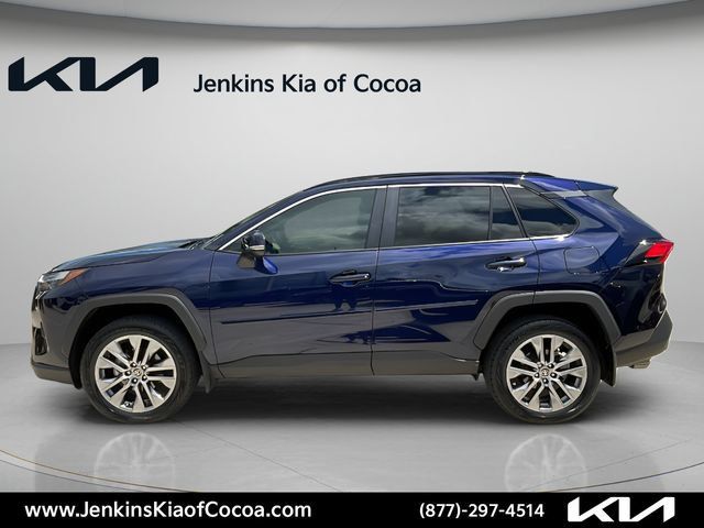 Used 2022 Toyota RAV4 XLE Premium AWD/4WD image 10