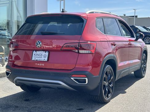 Certified 2023 Volkswagen Taos SE w/ Black Wheel Package image 7