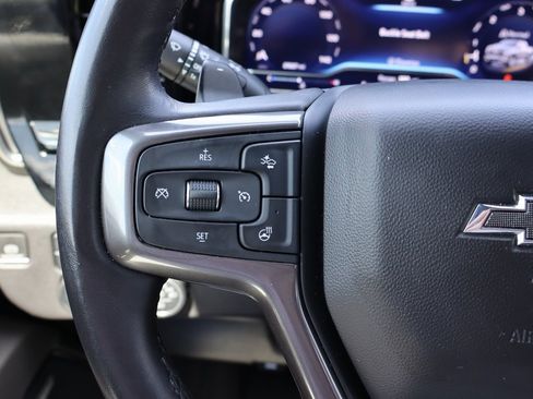Used 2022 Chevrolet Silverado 1500 ZR2 w/ Technology Package image 6
