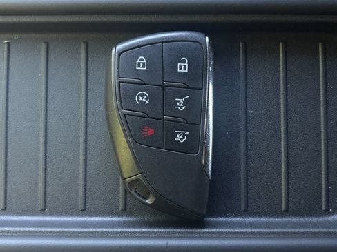 Used 2023 Chevrolet Suburban High Country AWD/4WD image 34