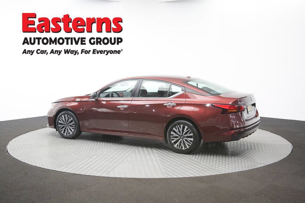 Used 2025 Nissan Altima 2.5 SV FWD image 60