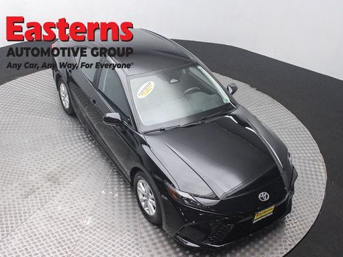 Used 2025 Toyota Camry LE FWD image 3
