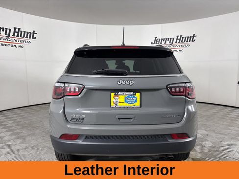 Used 2022 Jeep Compass Limited AWD/4WD image 7
