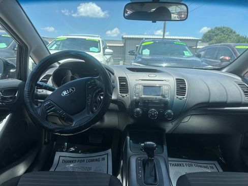 Used 2015 Kia Forte EX w/ UVO Package W/17" Alloys FWD image 9