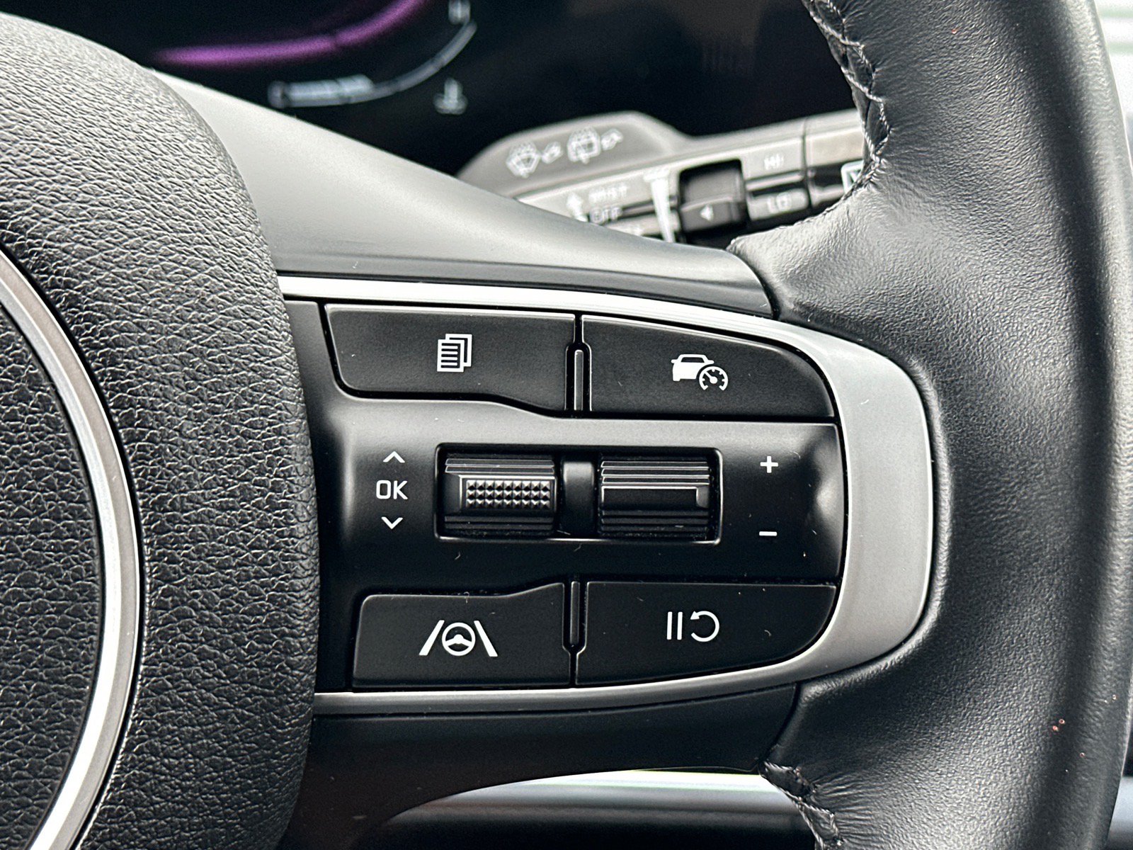 Certified 2024 Kia Sportage EX FWD image 12