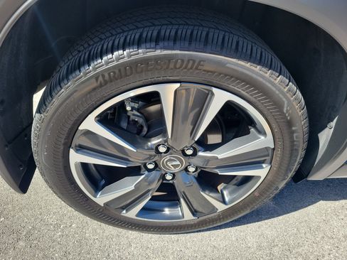 Used 2022 Lexus UX 250h w/ Accessory Package (Z2) AWD/4WD image 7
