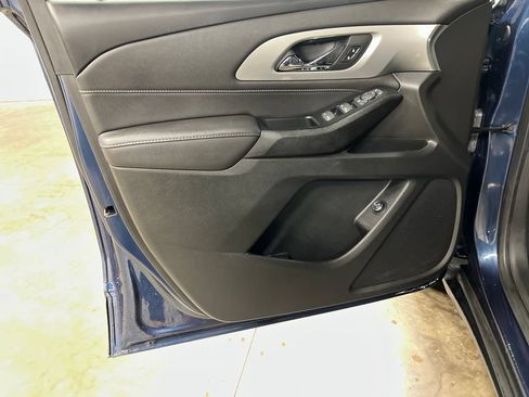 Certified 2023 Chevrolet Traverse LT w/ Rear Camera Mirror Package AWD/4WD image 17