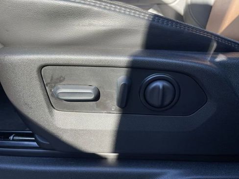 Used 2022 Chevrolet Silverado 2500 High Country w/ Technology Package image 12