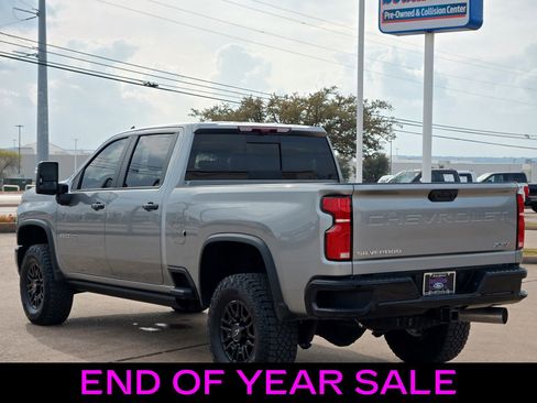 Used 2025 Chevrolet Silverado 2500 ZR2 w/ Technology Package image 5