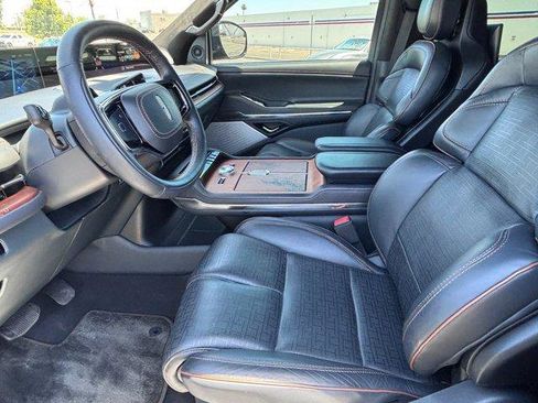 Used 2025 Lincoln Navigator Black Label AWD/4WD image 16