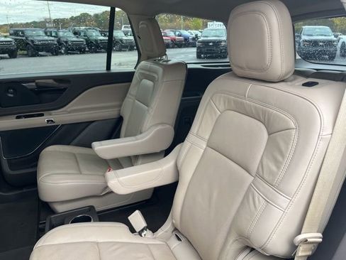 Used 2023 Lincoln Aviator Reserve w/ Equipment Group 201A image 13