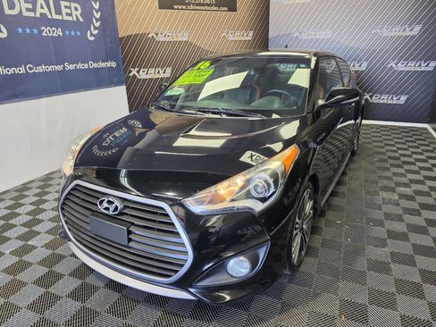 Used 2016 Hyundai Veloster Turbo FWD image 2