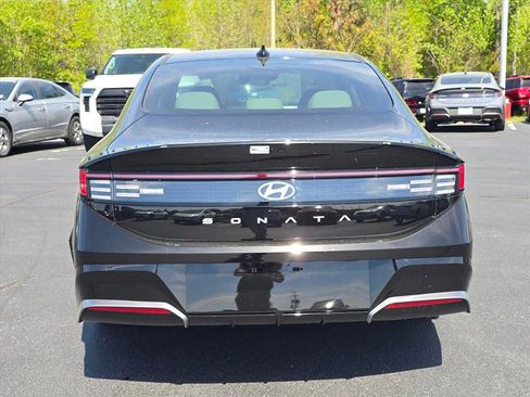 New 2026 Hyundai Sonata SEL FWD image 4