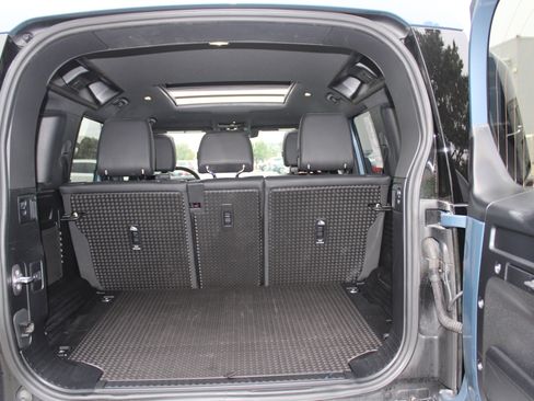 Used 2024 Land Rover Defender 110 S image 55