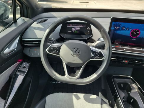Used 2025 Volkswagen ID.4 Pro RWD image 15