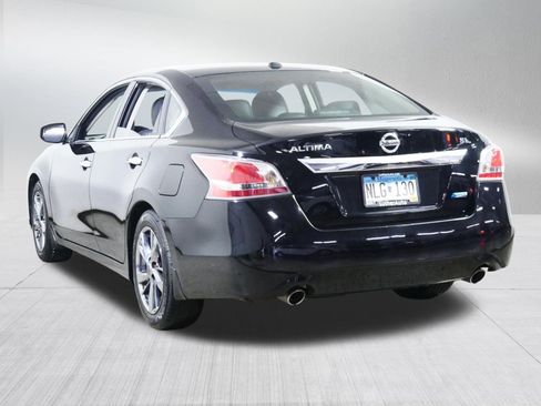 Used 2014 Nissan Altima 2.5 SL w/ Moonroof Package FWD image 5