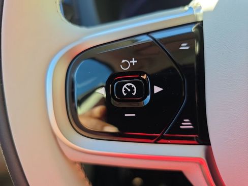 New 2026 Volvo XC60 T8 Ultra w/ Protection Package Premier image 25