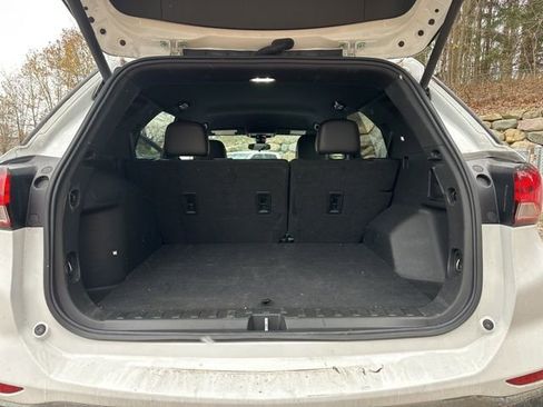 Used 2022 Chevrolet Equinox RS image 9