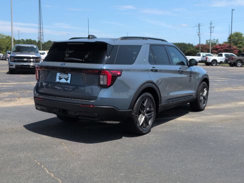 Used 2026 Ford Explorer ST-Line w/ ST-Line Street Pack RWD image 4